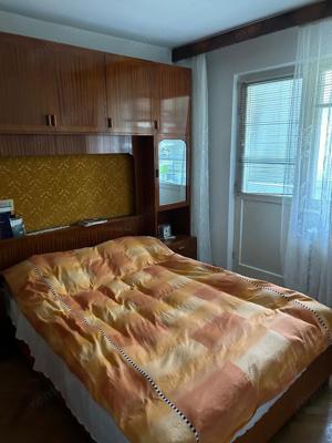 De vanzare apartament cu 3 camere, etaj 2, zona Calea Girocului - imagine 2