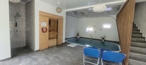 Cabana cu piscină, sauna, ciubar .