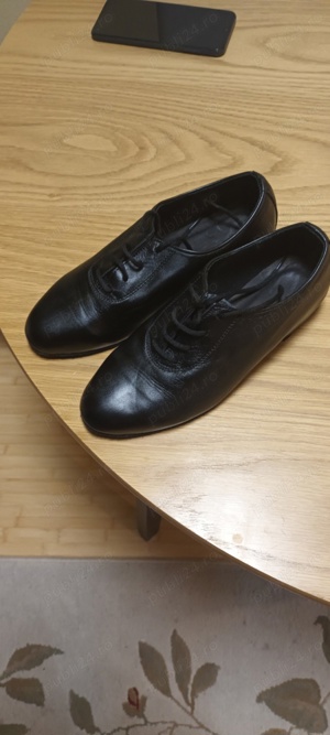 Vand pantofi  dans sportiv