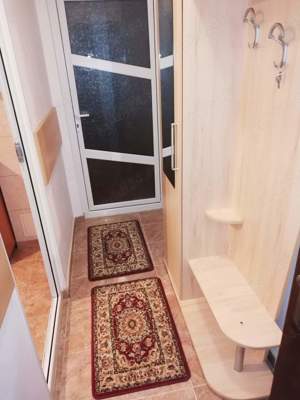 Inchiriez apartament cu 2 camere 