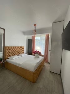 Închiriez Apartament de lux cu 3 camere - imagine 8