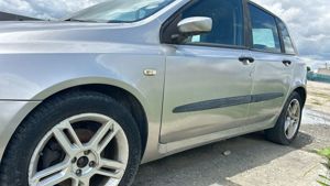 Dezmembrez Fiat Stilo 5 usi Hatchback 1.9 JTD Faruri Stopuri Oglinzi - imagine 2