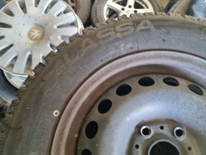 4 cauciucuri de iarna 195 65 15 cu jante de tabla 5x112 de volswagen  .Audi sau mercedes la 100 euro