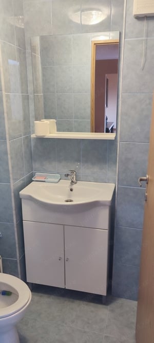 Închiriez apartament cu trei camere  - imagine 8