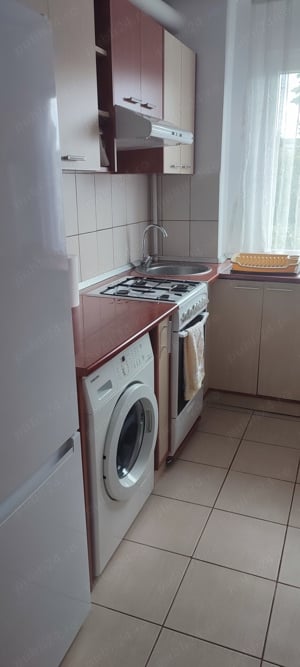 Închiriez apartament cu trei camere  - imagine 9