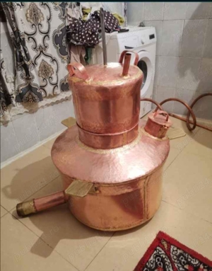 Vand cazane de țuica cazanul are o 100 de litri cu tot cu instalatie fundul de 3mm