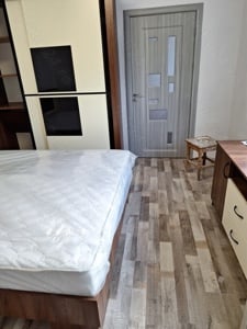 Vand casa micuta foarte cocheta