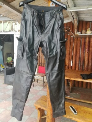 Pantalon din piele groasă mărimea 38, ptr moto, ATV, rockeri sau iarnă.