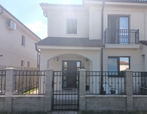 Proprietar vand casa in Dumbravita- model insiruit- pozitie pe lateral