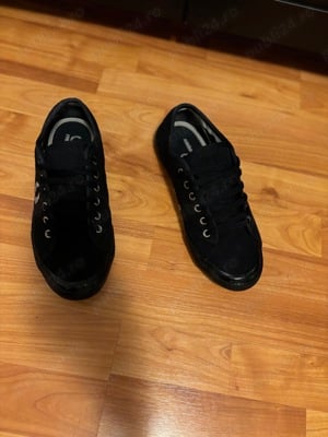 Tenesi Fred Perry negri in conditie buna marimea 40 - imagine 8