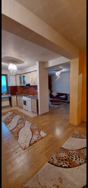 Închiriez apartament central 200 zi sau 380 eur luna - imagine 2