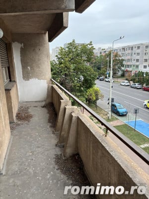 Vânzare Apartament 3 Camere Decomandat în Zona Podul Roș - Persoană Fizică