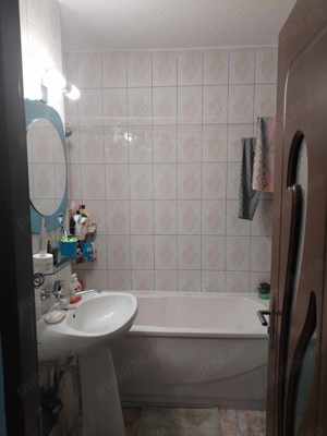 Vand apartament str Milcov 2 camere decomandate et 1 ,an constructie 1985  53 m  .Preț 61500  negoci - imagine 8