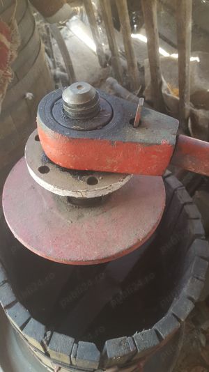 Vand presa struguri si zdrobitor fructe - imagine 4