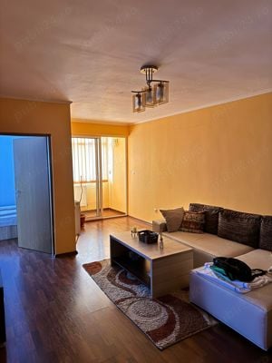 Apartament 3 camere de vanzare