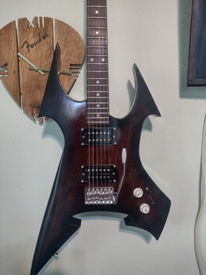 Chitara ROCK custom, lemn de mahon (mahogany) executata manual.