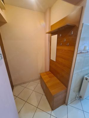 Închiriez apartament cu 2 camere