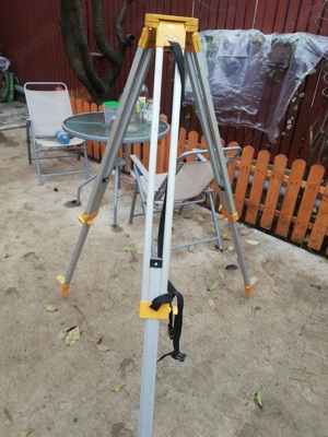 Vand trepied topografic din aluminiu cu suruburi