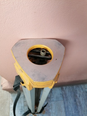 Vand trepied topografic din aluminiu cu suruburi - imagine 3