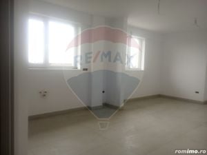 Apartament cu 3 camere de vânzare în zona Micalaca - imagine 4