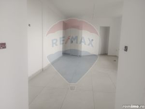 Apartament cu 3 camere de vânzare în zona Micalaca - imagine 3