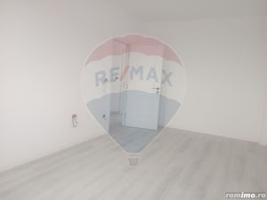 Apartament cu 3 camere de vânzare în zona Micalaca - imagine 5