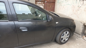 Vand Dacia Sandero 2015 1,2 Italia , înmatriculată in Romania cu instalatie noua  Gpl Tomaseto - imagine 4