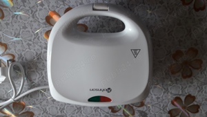 Sandwich maker Rohnson R261, 700W, Placi antiaderente, Alb