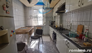 Apartament 4 camere, 2 bai, etaj 2, zona Bradet - imagine 2