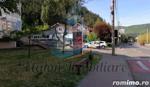 Apartament P+1, 4 camere, 2 bai, 3 balcoane, Zona Centrala Piatra Neamt - imagine 2