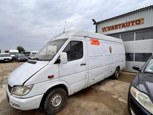 Dezmembram Mercedes-Benz Sprinter 313 cdi 2.1d tip motor 611.981 an 2000-2006 129CP - imagine 4