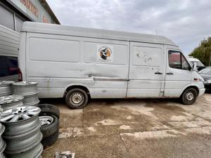 Dezmembram Mercedes-Benz Sprinter 313 cdi 2.1d tip motor 611.981 an 2000-2006 129CP - imagine 5