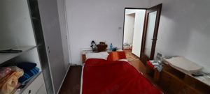 Închiriez apartament 2 camere bloc 4 etaje ,etaj intermediar  - imagine 4