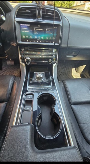 Jaguar XE 2.0 AWD R-Sport - imagine 7