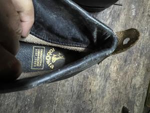 Vand bocanci lucru noi perioada comunista cu bombeu metalic din piele naturala marime 44. - imagine 2