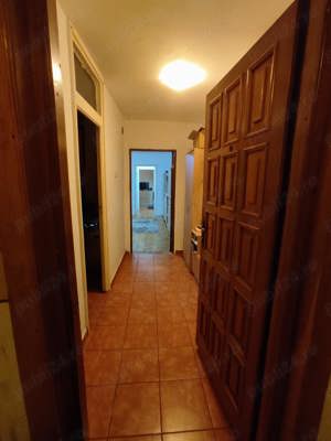 Închiriez apartament 2 camere semidecomandat 58MP - imagine 2