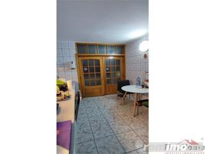 3 camere, etaj 3 cu acoperis, 2 balcoane , 2 bai, zona centrala - imagine 5