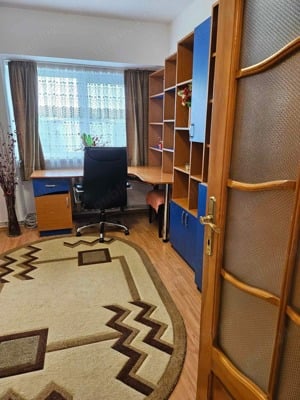 Apartament 4 camere decomandat de închiriat zona Nicolina - imagine 8