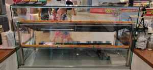 Vitrina sticla securizata 8mm inchisa cu usi glisante + suport inox - imagine 2