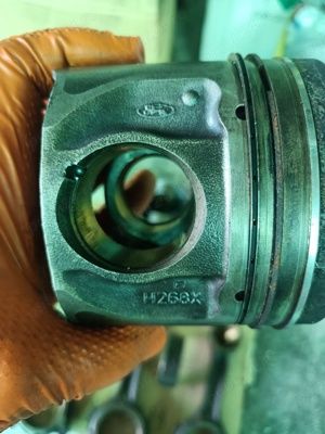 piston/biela Ford 2.4 tdci  - imagine 4