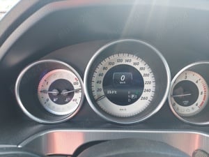 Mercedes Benz E250 4 Matic - imagine 5