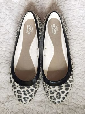 Balerini fete Crocs Lina Flat Leopard White Black pantofi fetite - imagine 3