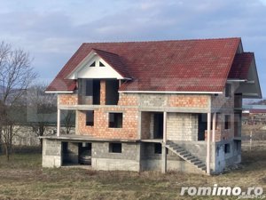 Casă Impresionantă la Roșu, cu Potențial Unic, loc. Mănăstirea - imagine 3