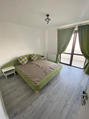 Închiriez apartament cu 2 camere +living și bucătărie open-spais  - imagine 9