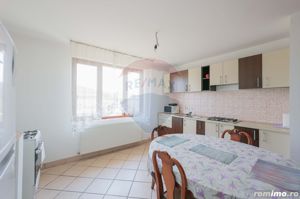 Apartament 3 camere de vânzare în Cartierul Soarelui, 1.100 Euro/mp - imagine 4