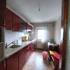 Apartament 3 camere si mansarda (zona Liceul nr.1-4 ) - imagine 8