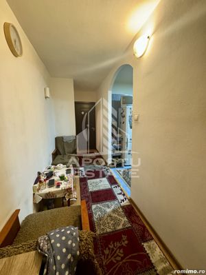 Apartament cu 2 camere, decomandat, centrala, etajul 2, zona Freidorf - imagine 3