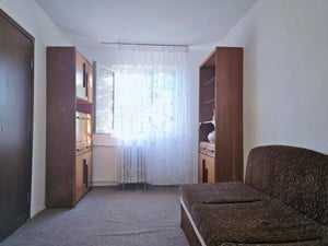 Apartament 3 camere de vanzare in Arad cartierul Aurel Vlaicu - zona Fortuna - imagine 2