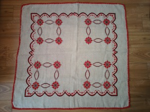 2 Fete masa cusute manual pe etamina mari handmade Vechi - imagine 5