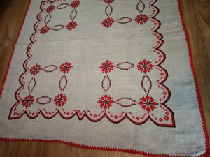 2 Fete masa cusute manual pe etamina mari handmade Vechi - imagine 8